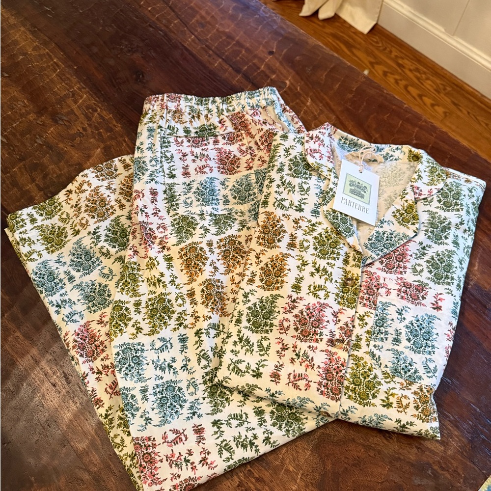 ✨NWT Parterre Heidi Print Floral Pajama Set